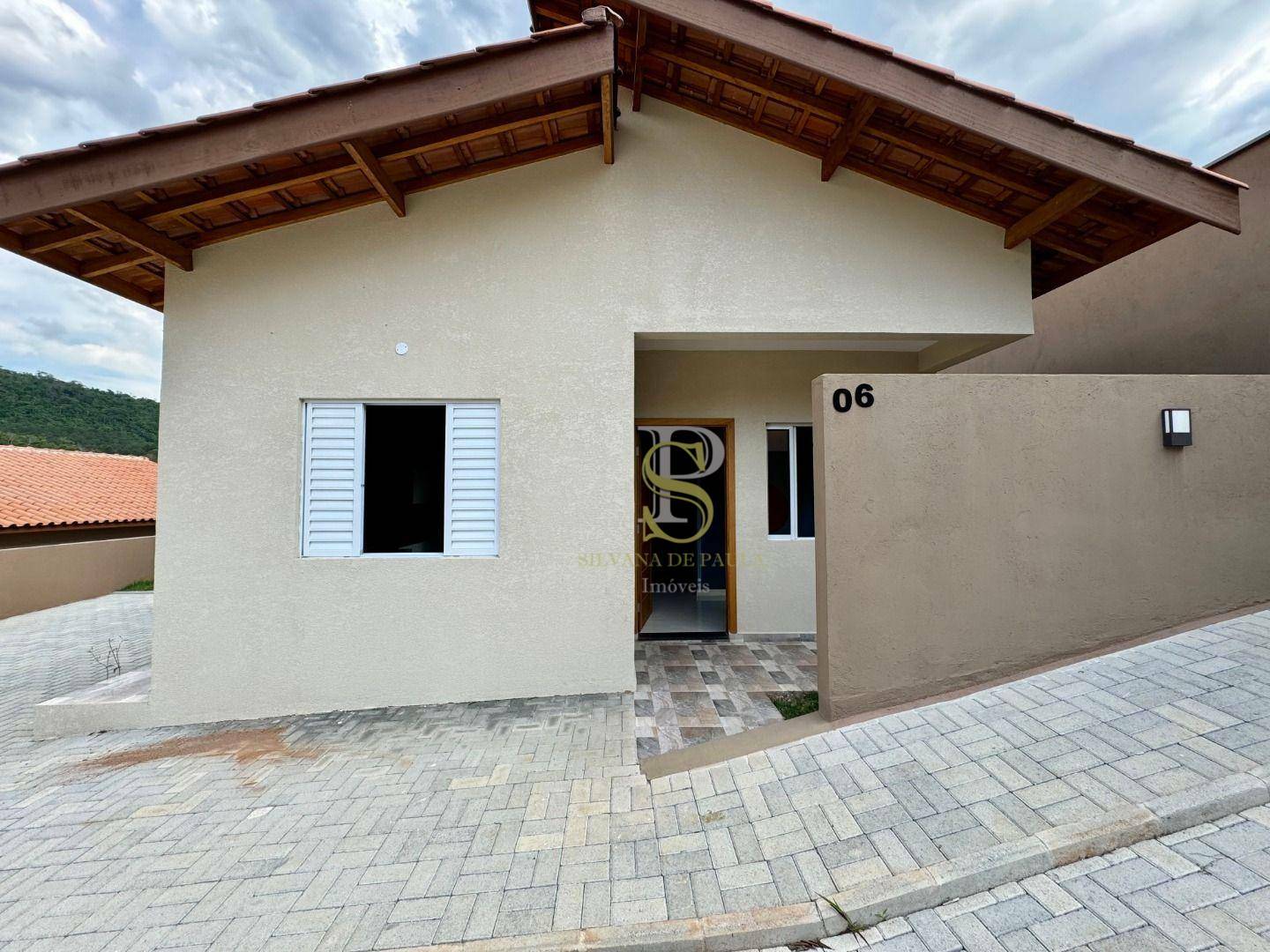 Casa à venda com 2 quartos, 74m² - Foto 2