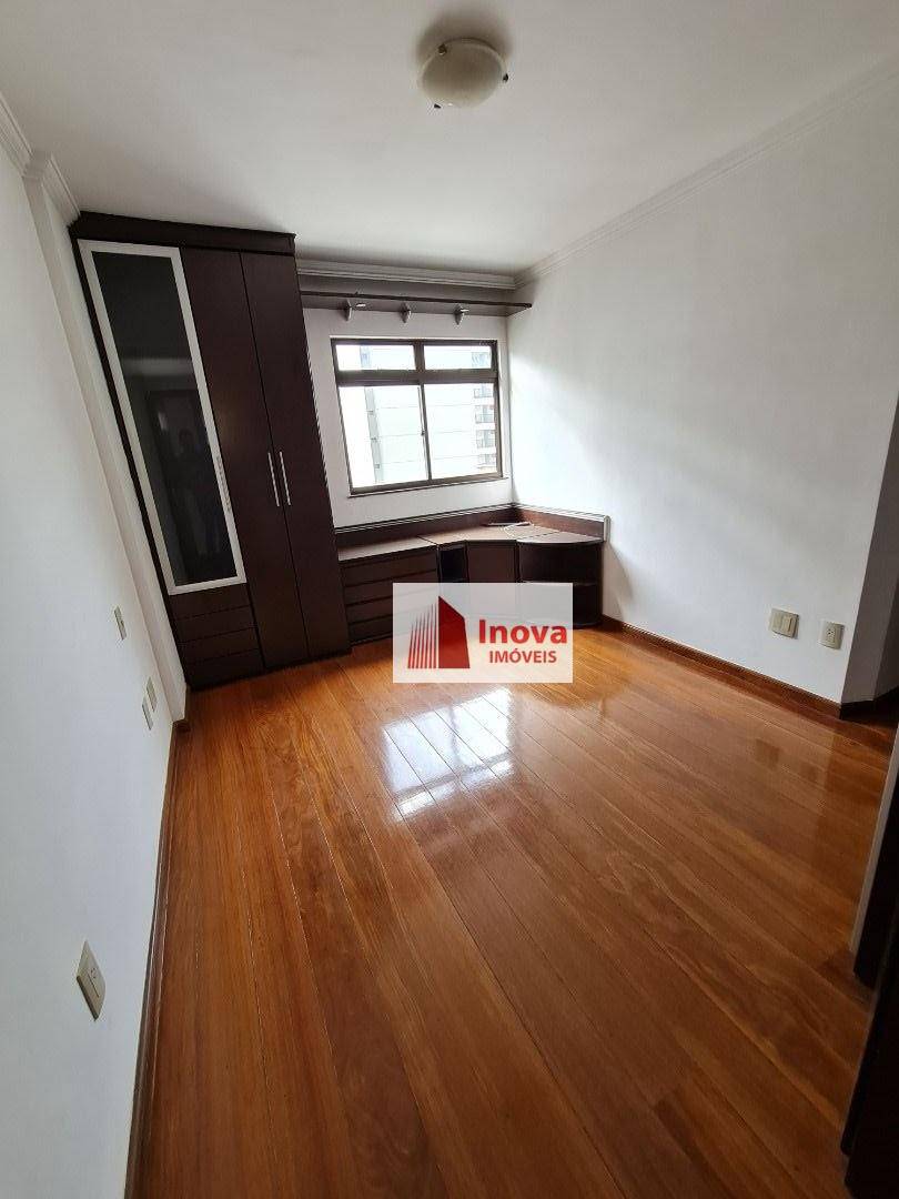 Apartamento à venda com 3 quartos, 140m² - Foto 11