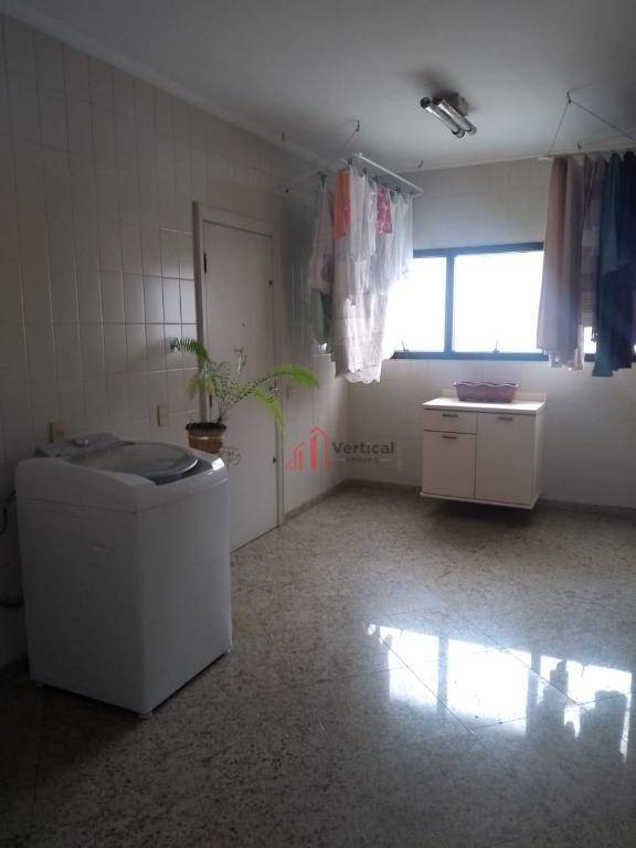 Apartamento para alugar com 3 quartos, 260m² - Foto 32