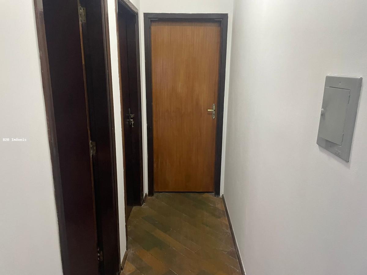 Casa à venda com 2 quartos, 250m² - Foto 11