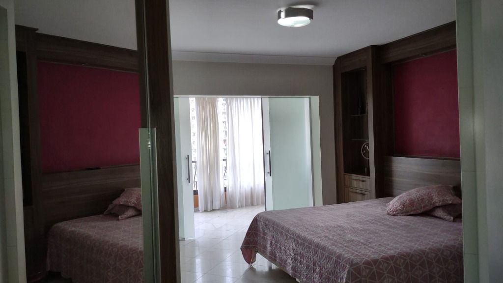 Apartamento à venda com 3 quartos, 180m² - Foto 10