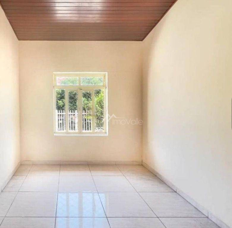 Casa à venda com 6 quartos, 318m² - Foto 5