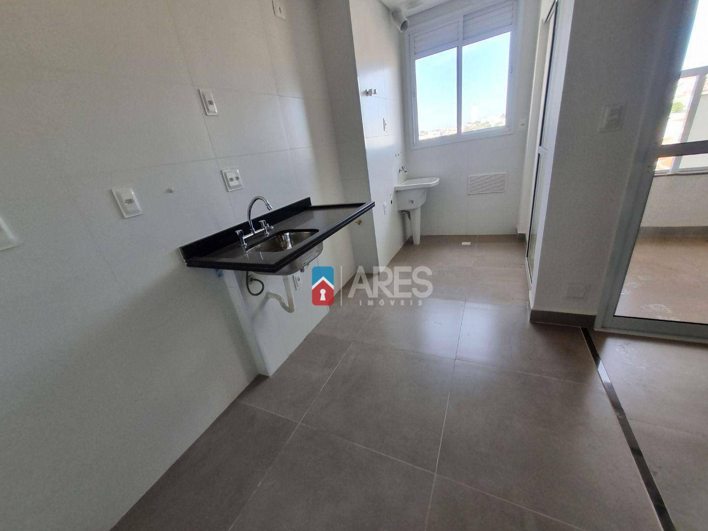 Apartamento à venda com 3 quartos, 82m² - Foto 2