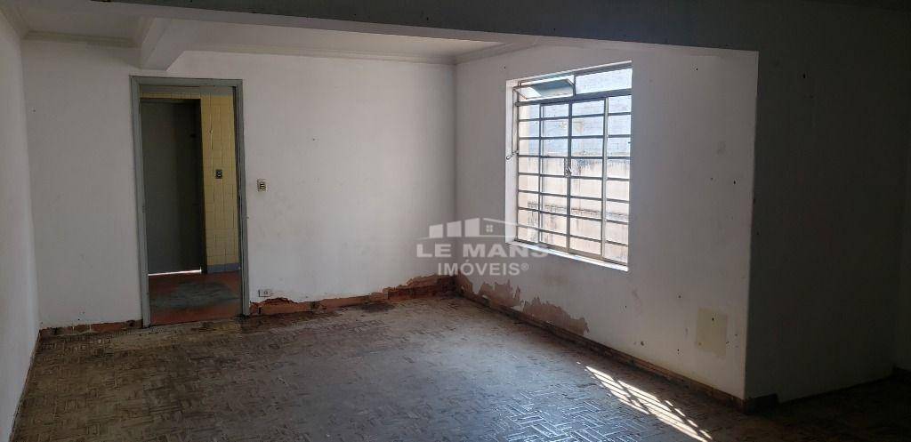 Casa à venda com 3 quartos, 240m² - Foto 29