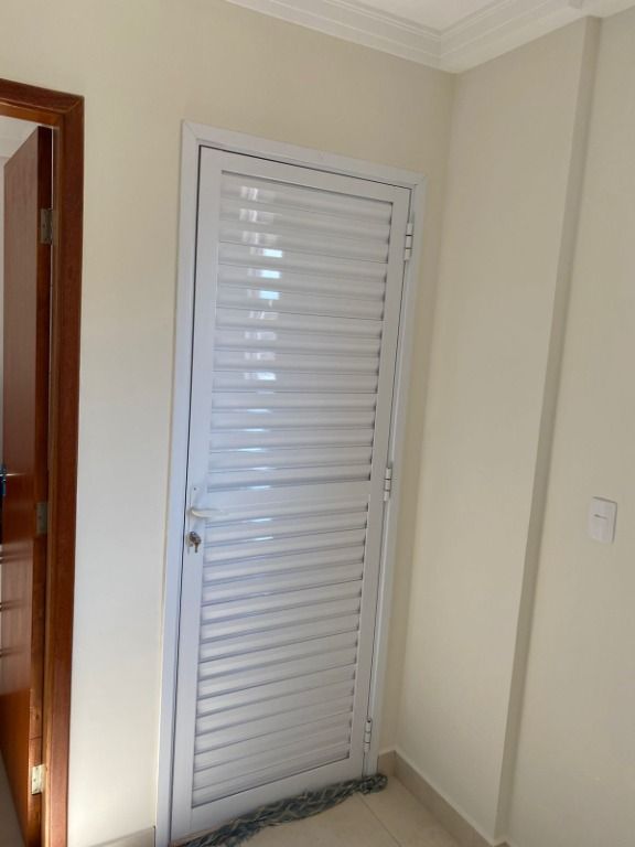 Apartamento à venda com 2 quartos, 70m² - Foto 4