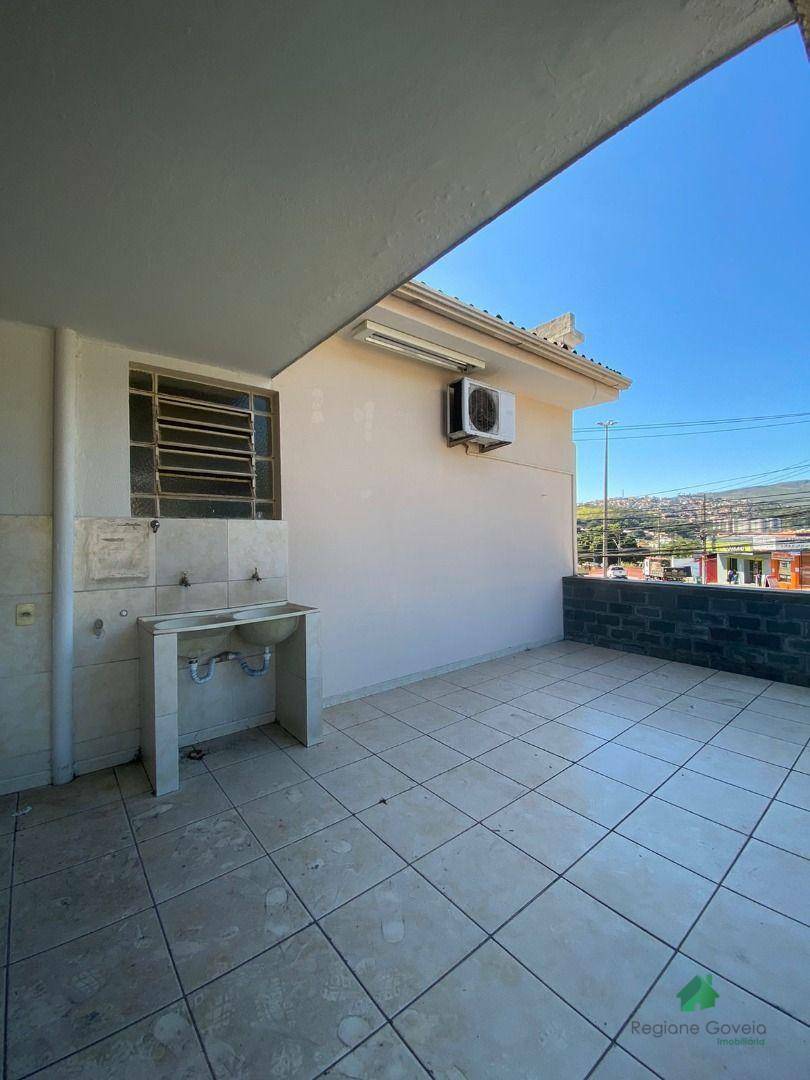 Casa para alugar com 4 quartos, 100m² - Foto 6