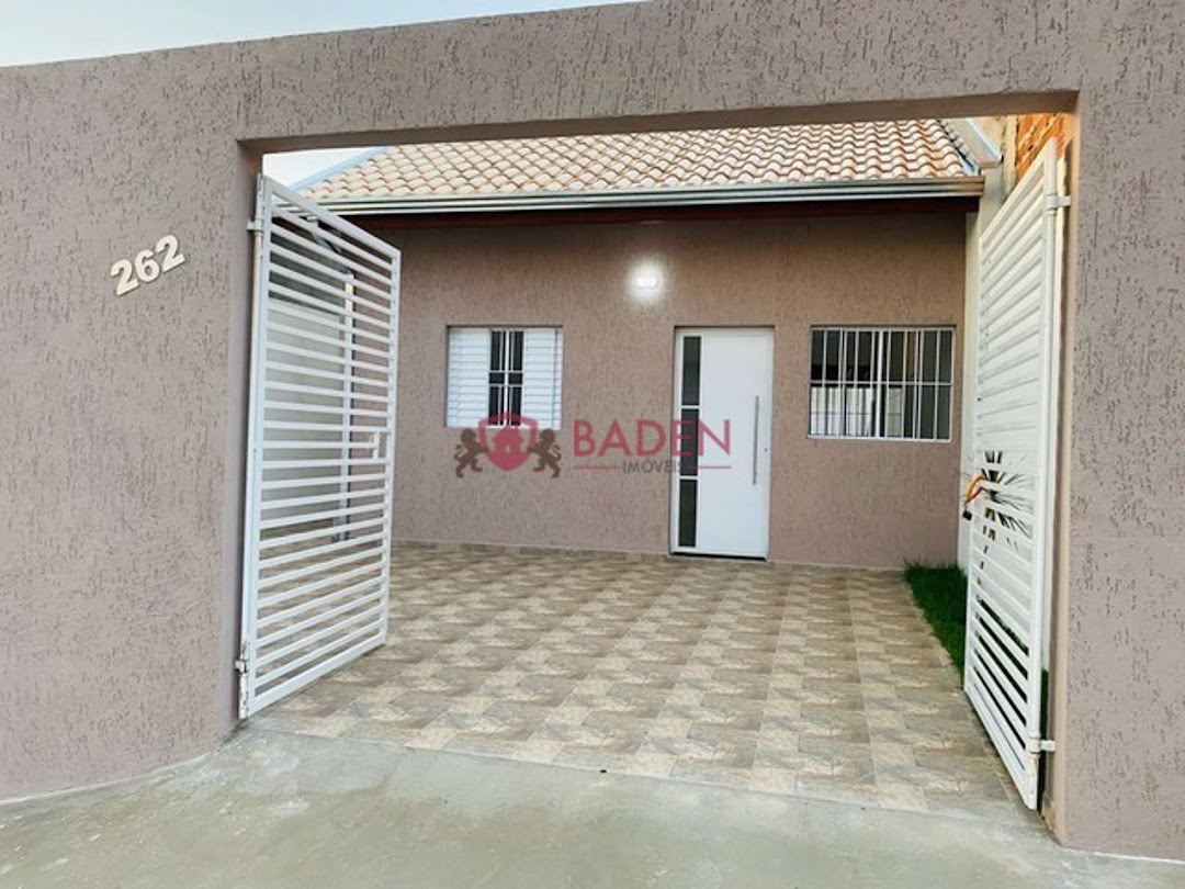 Casa à venda com 2 quartos, 54m² - Foto 1