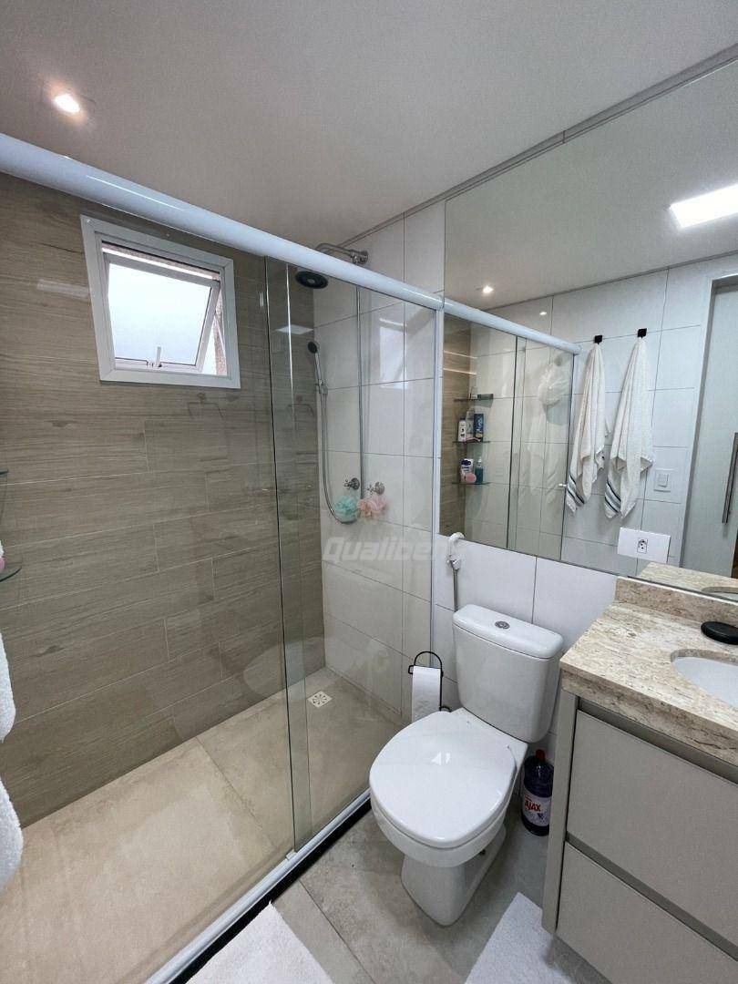 Apartamento à venda com 3 quartos, 218m² - Foto 50