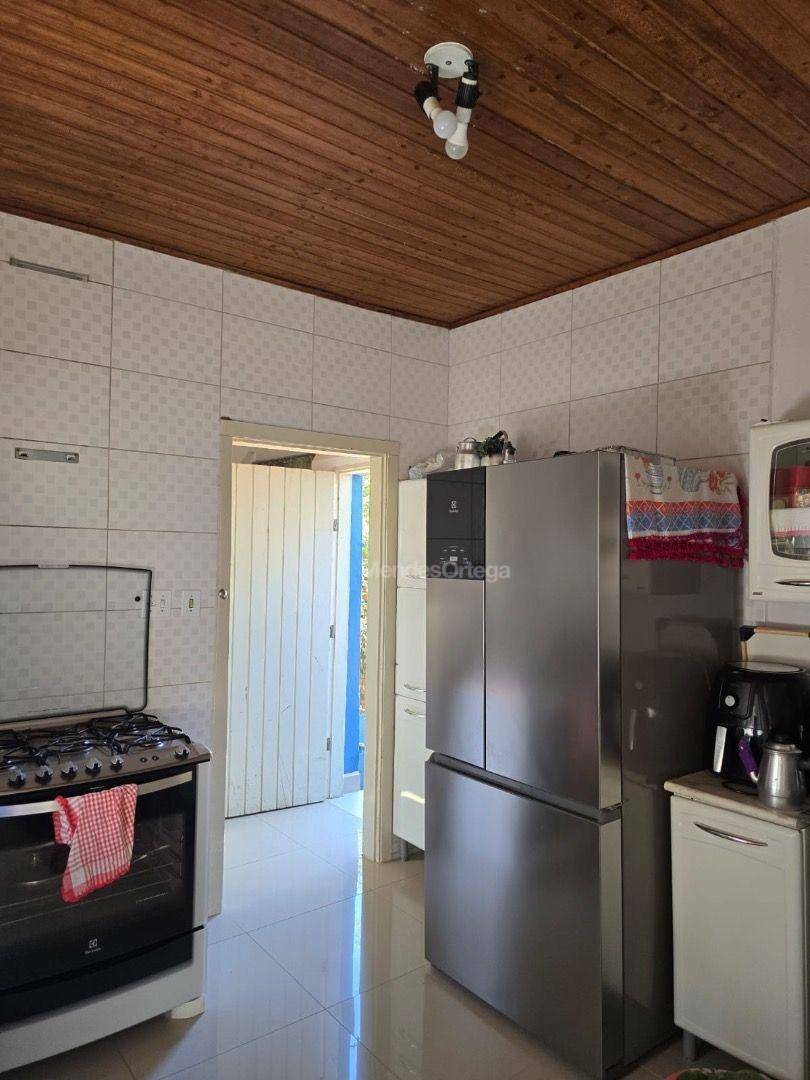 Casa à venda com 2 quartos, 140m² - Foto 3