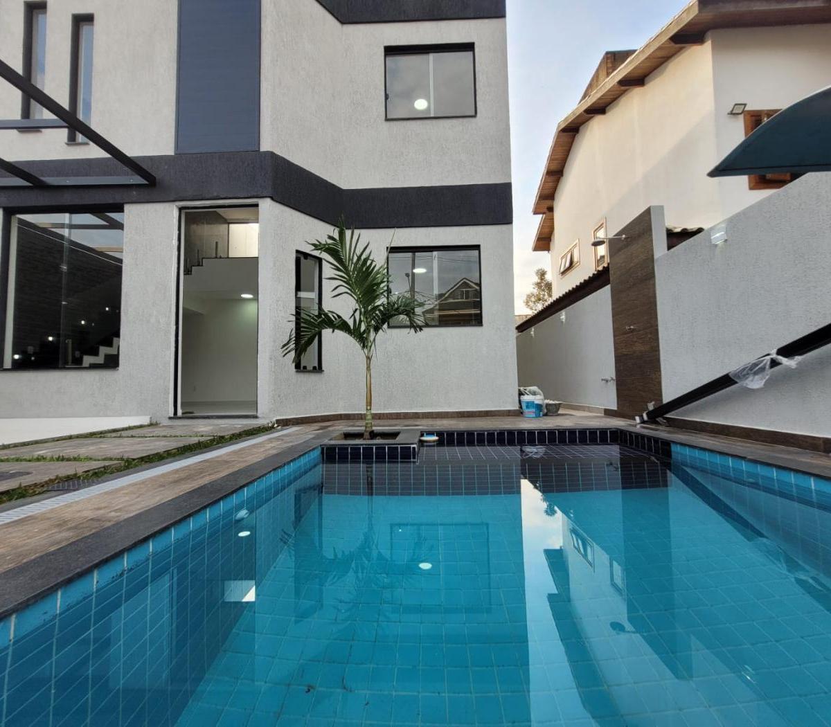 Casa de Condomínio à venda com 5 quartos, 205m² - Foto 2