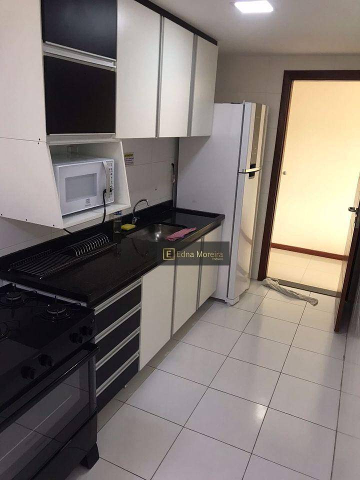 Apartamento à venda com 4 quartos, 216m² - Foto 13