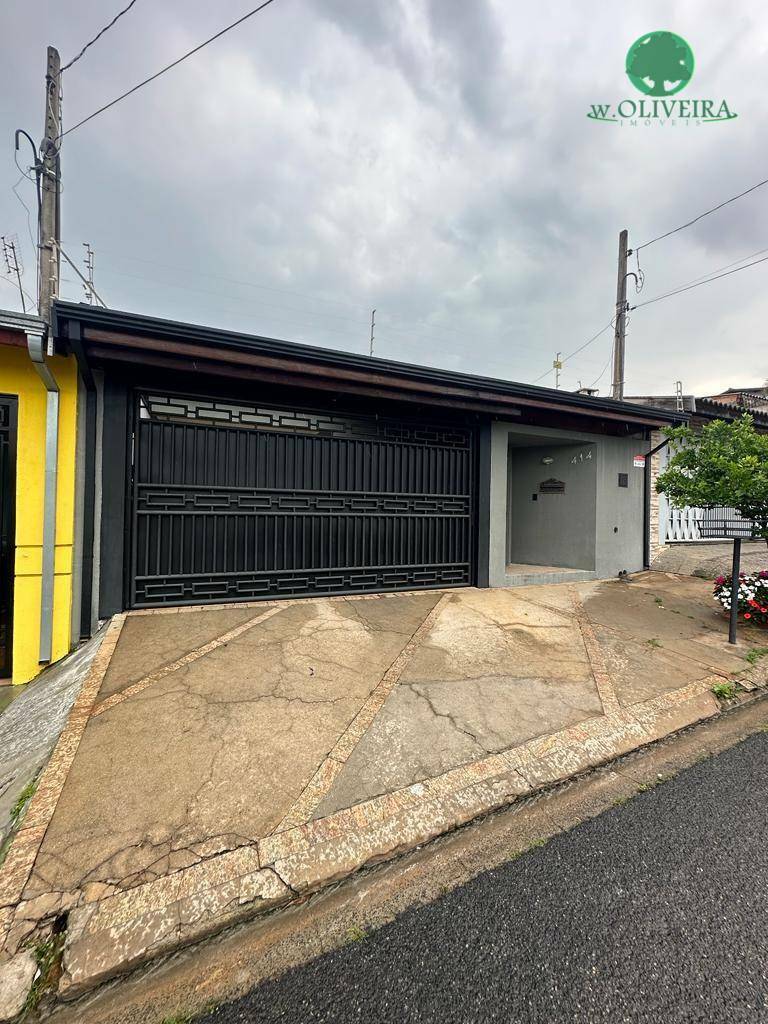 Casa à venda com 3 quartos, 100m² - Foto 1