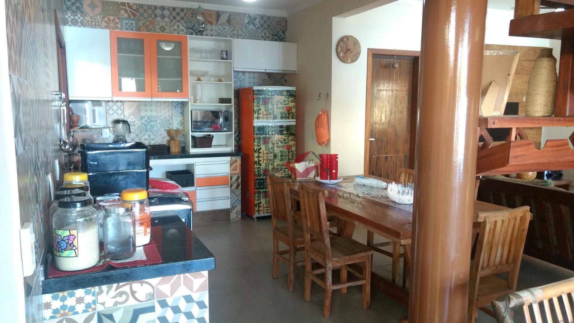 Casa de Condomínio à venda com 4 quartos, 109m² - Foto 1