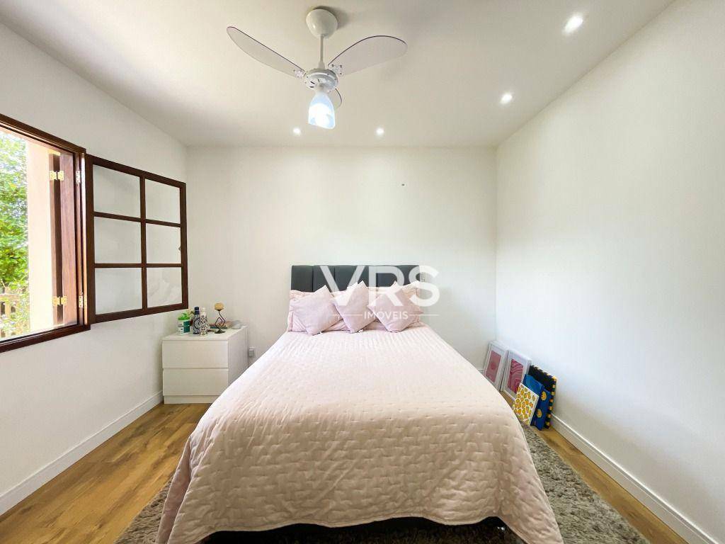 Casa de Condomínio à venda com 4 quartos, 216m² - Foto 14