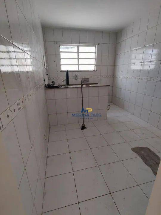 Casa à venda com 2 quartos, 430m² - Foto 4