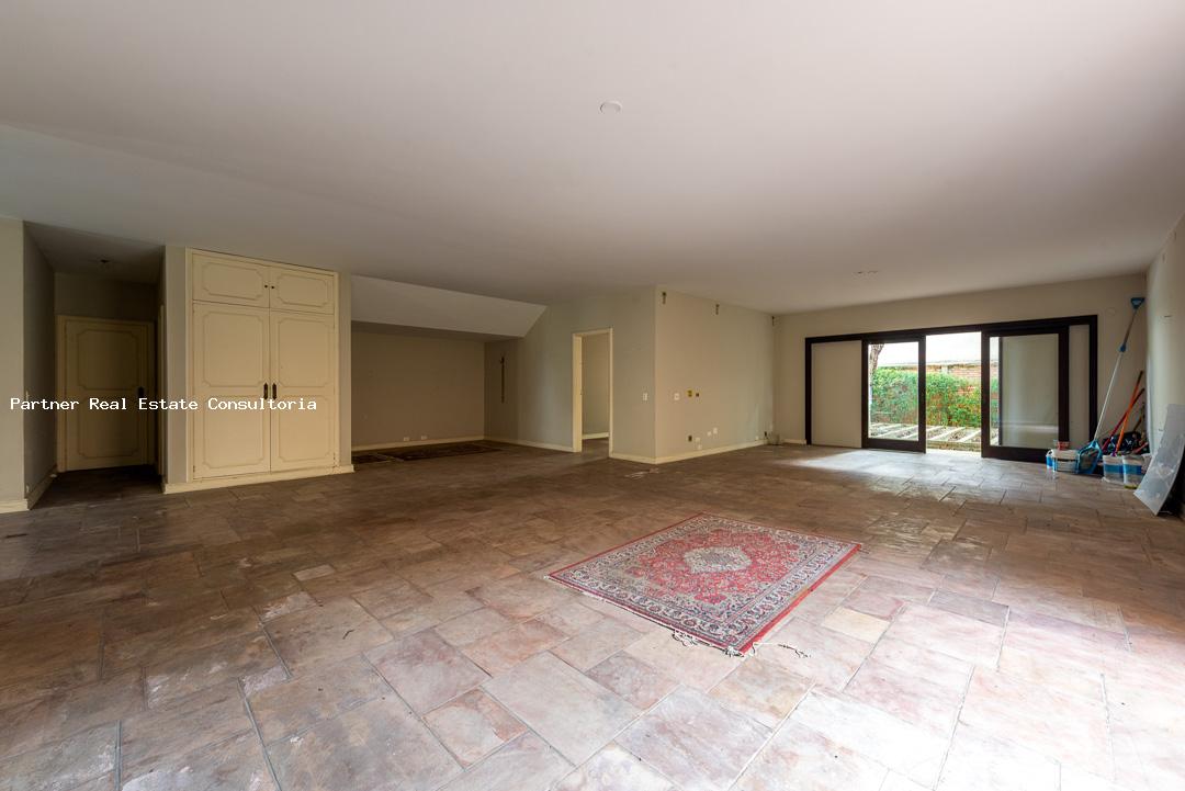 Casa à venda com 4 quartos, 960m² - Foto 1