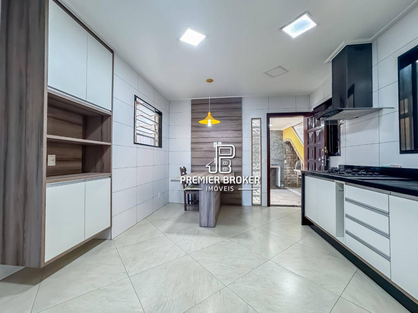 Casa à venda com 3 quartos, 140m² - Foto 3