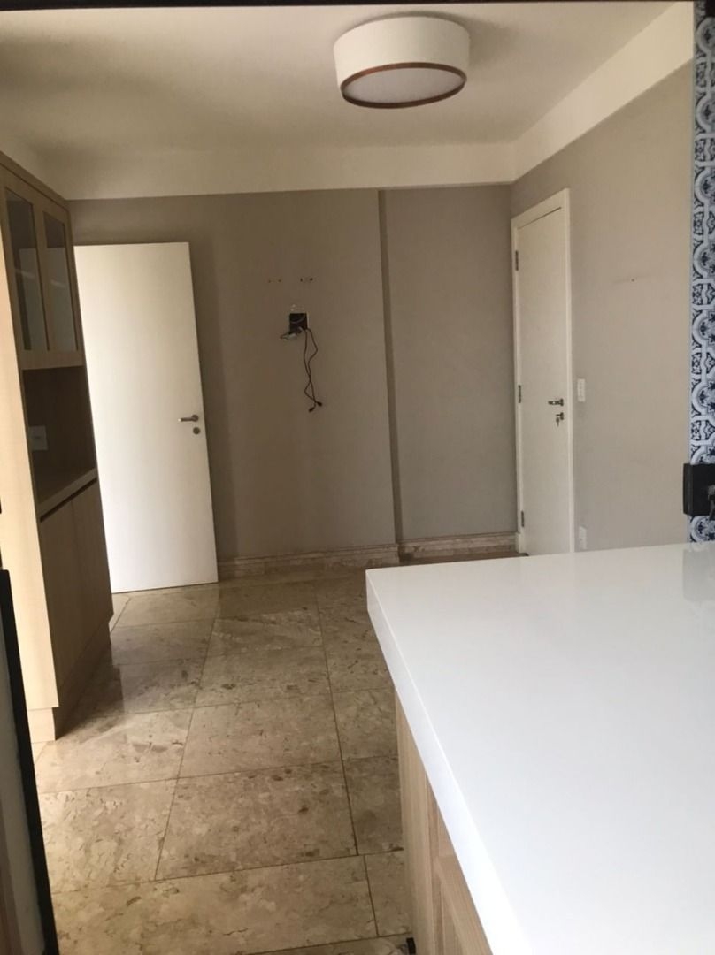 Apartamento para alugar com 4 quartos, 100m² - Foto 8