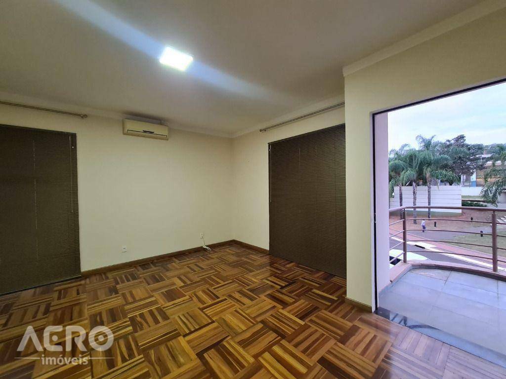 Casa de Condomínio à venda com 4 quartos, 272m² - Foto 13