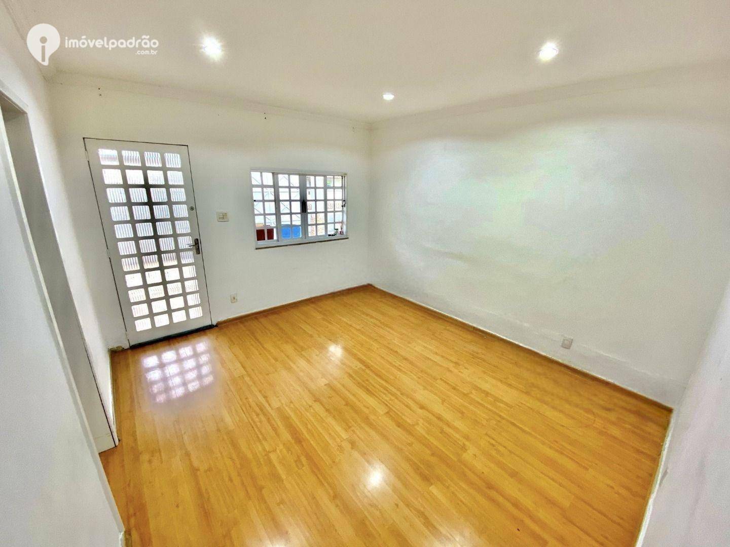 Casa à venda com 4 quartos, 140m² - Foto 10