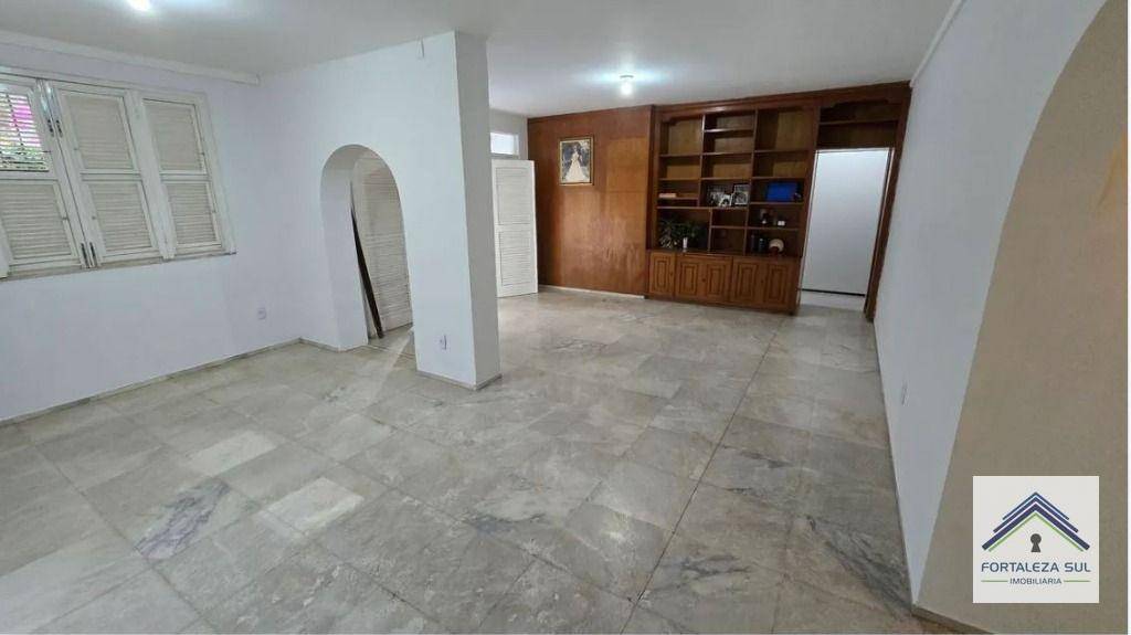 Casa à venda com 5 quartos, 253m² - Foto 5