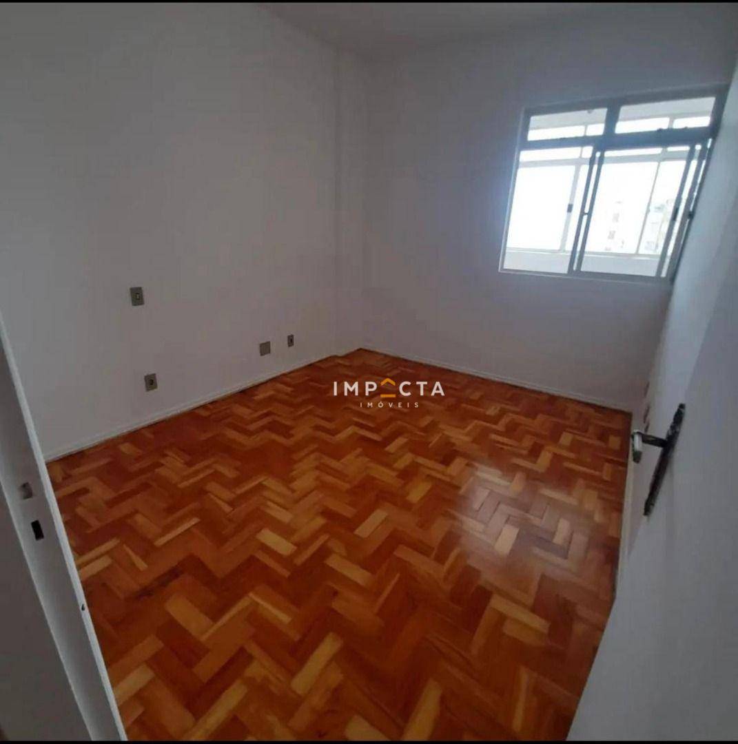 Apartamento à venda com 3 quartos, 110m² - Foto 4