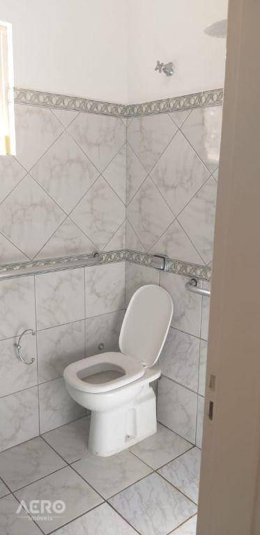 Casa à venda com 3 quartos, 177m² - Foto 4