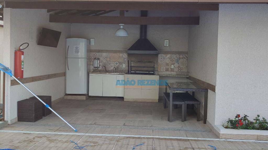 Apartamento à venda com 2 quartos, 70m² - Foto 25