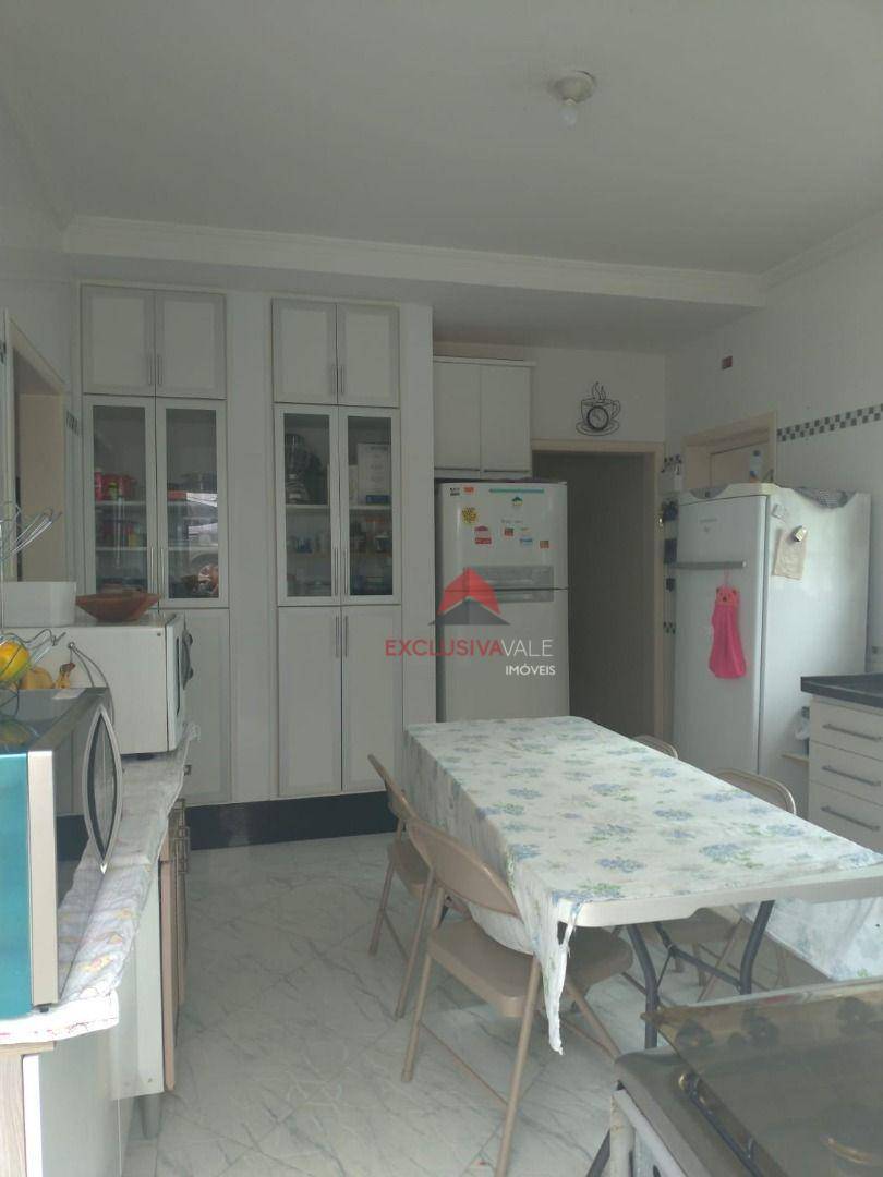 Casa à venda com 3 quartos, 158m² - Foto 9