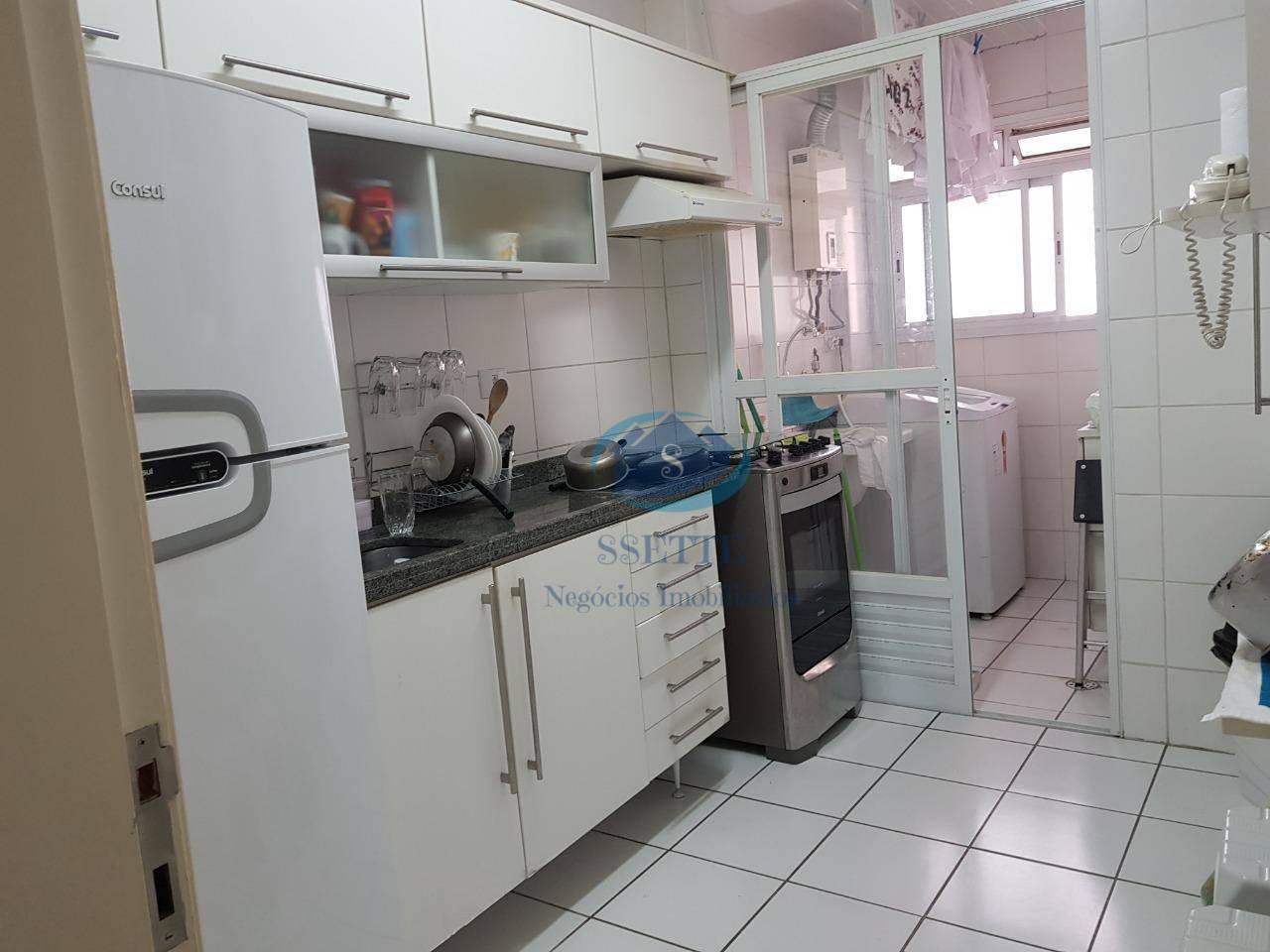 Apartamento à venda com 3 quartos, 74m² - Foto 1