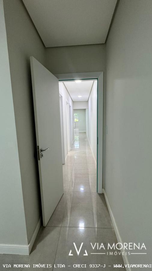 Casa à venda com 3 quartos, 180m² - Foto 4