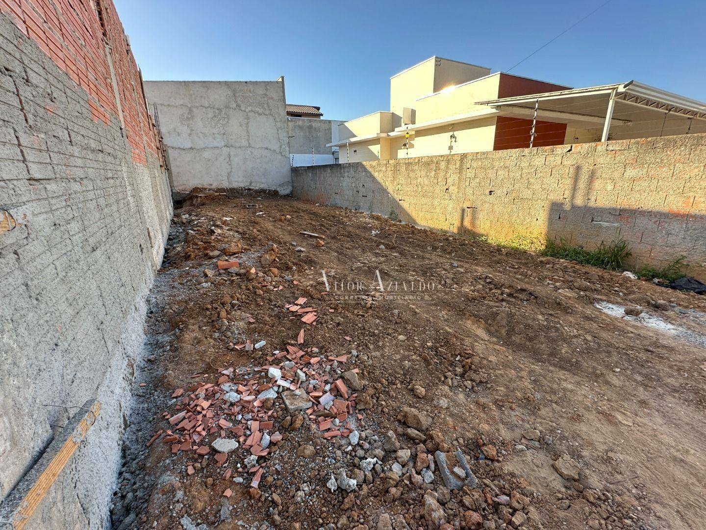 Terreno à venda, 140M2 - Foto 2