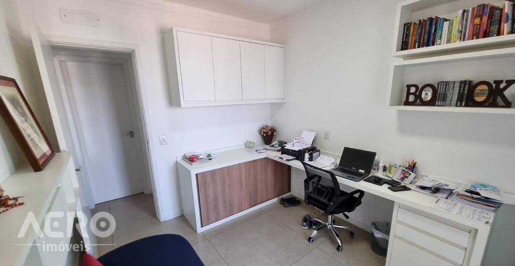 Apartamento à venda com 3 quartos, 137m² - Foto 4