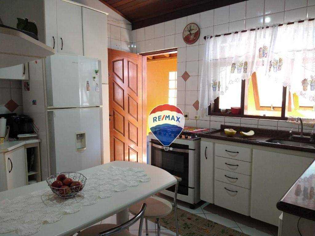 Casa de Condomínio à venda com 4 quartos, 250m² - Foto 13