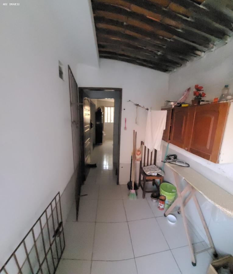 Casa à venda com 2 quartos, 200m² - Foto 14