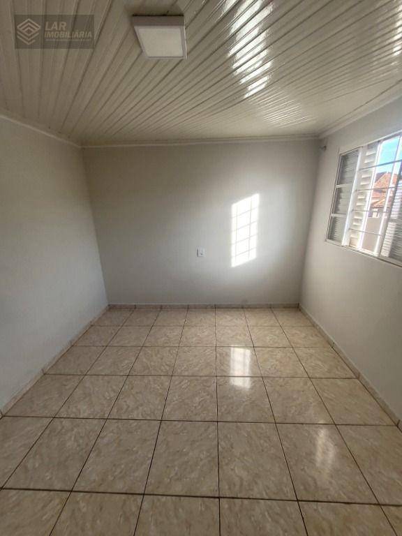 Casa para alugar com 3 quartos, 120m² - Foto 9