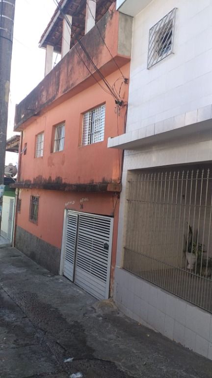 Sobrado à venda com 7 quartos, 160m² - Foto 2