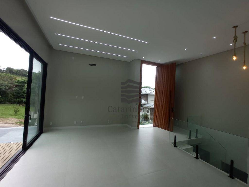 Casa à venda com 3 quartos, 270m² - Foto 14