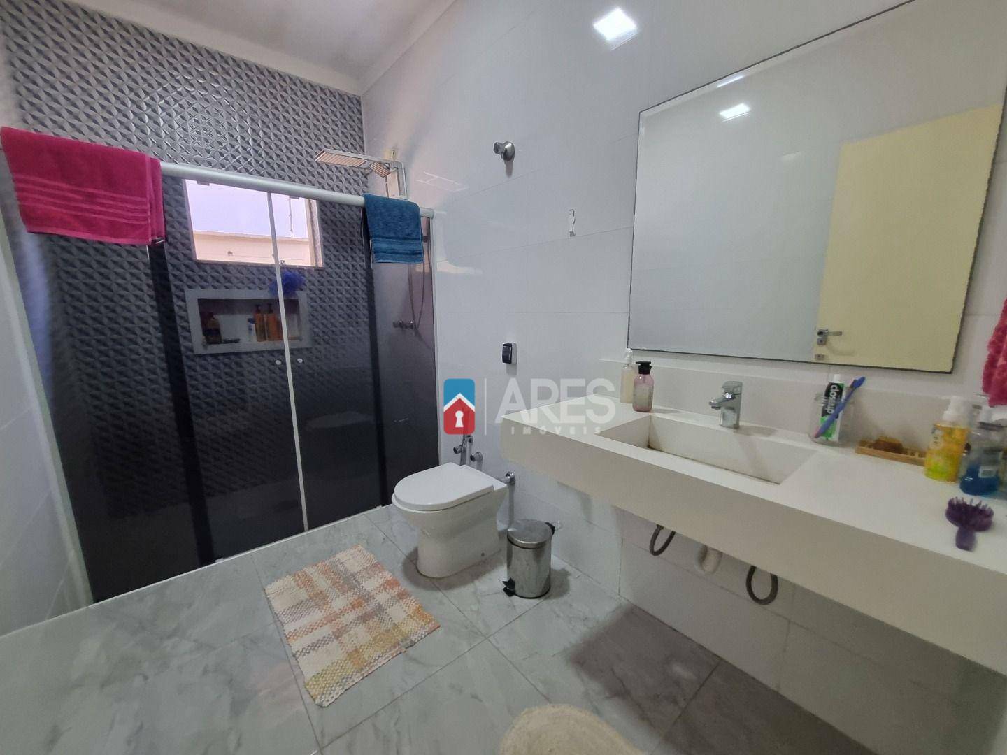 Casa à venda com 3 quartos, 209m² - Foto 15