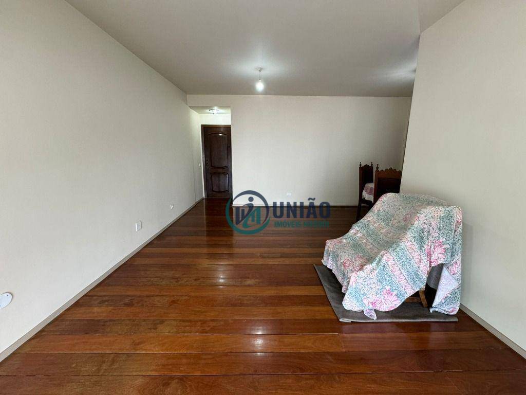 Apartamento à venda com 3 quartos, 115m² - Foto 2