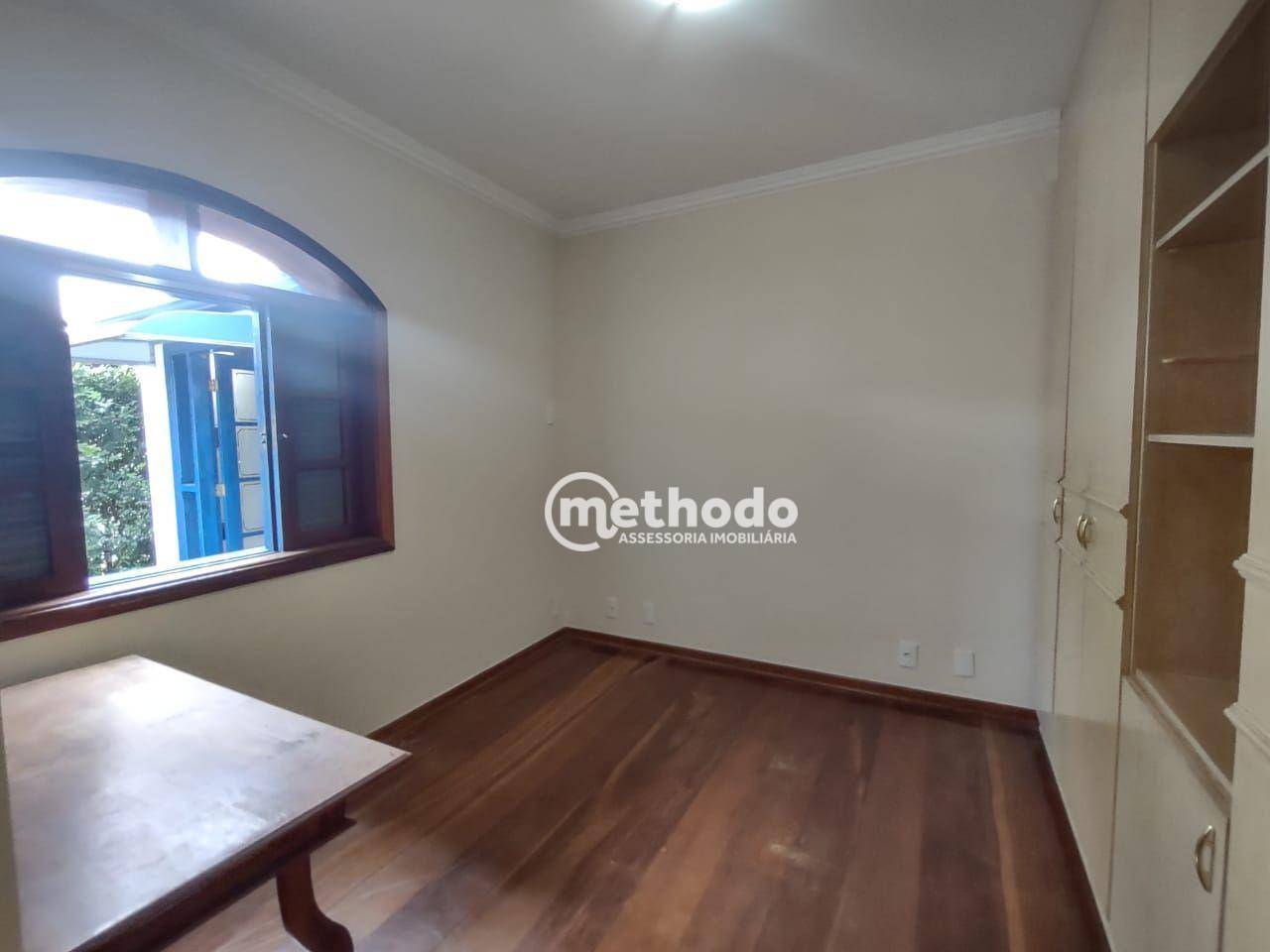 Casa de Condomínio para alugar com 3 quartos, 480m² - Foto 27