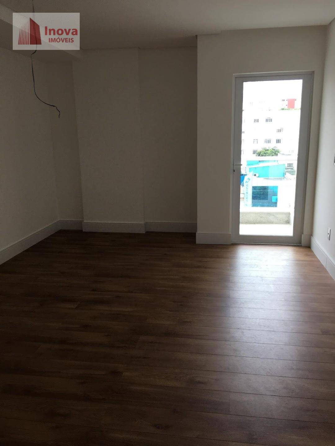 Apartamento à venda com 4 quartos, 200m² - Foto 16