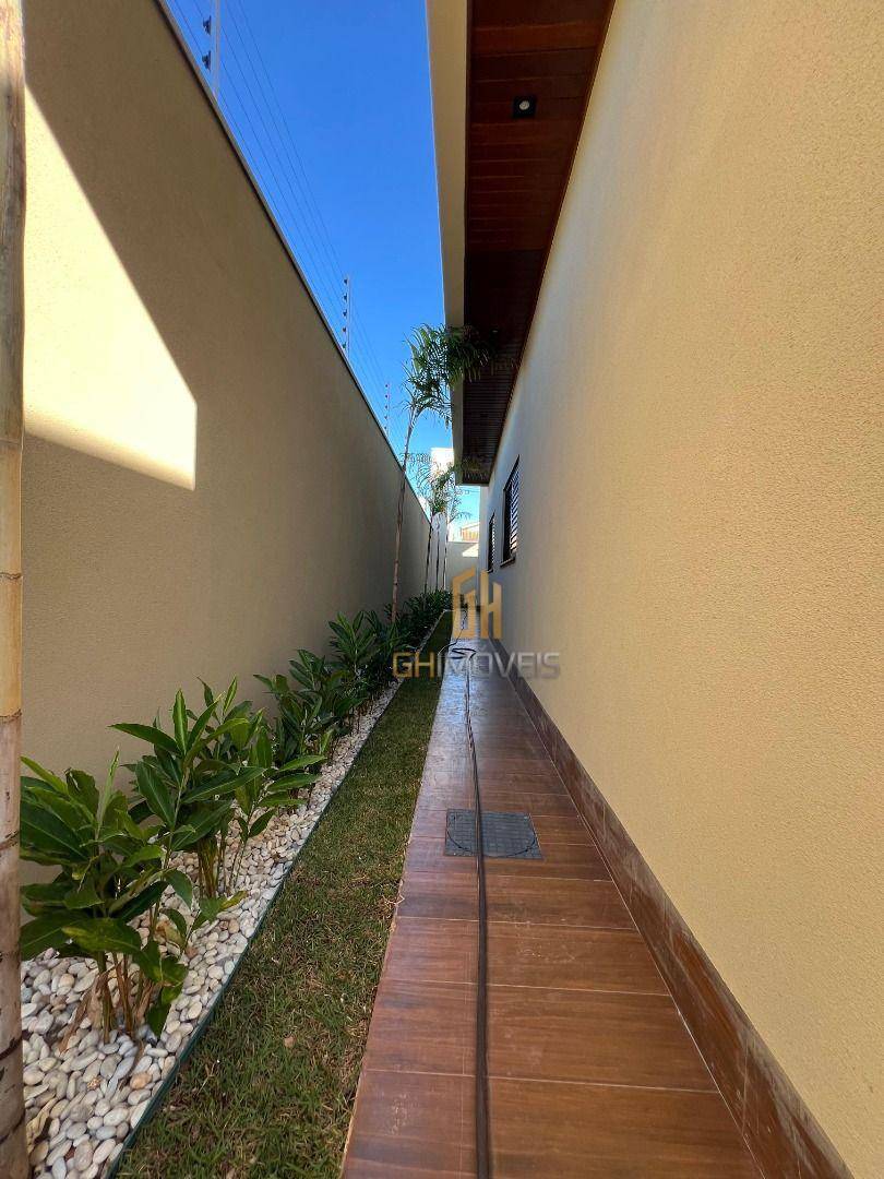 Casa de Condomínio à venda com 3 quartos, 230m² - Foto 3