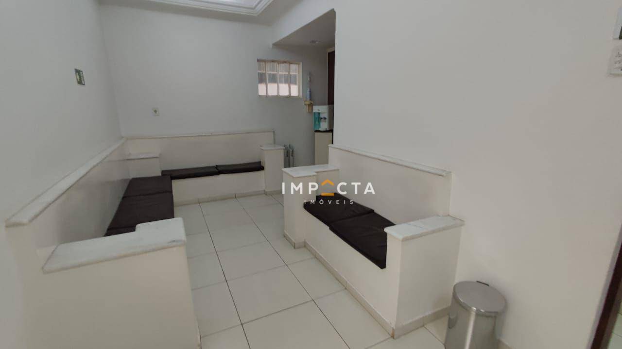 Casa à venda com 5 quartos, 248m² - Foto 2