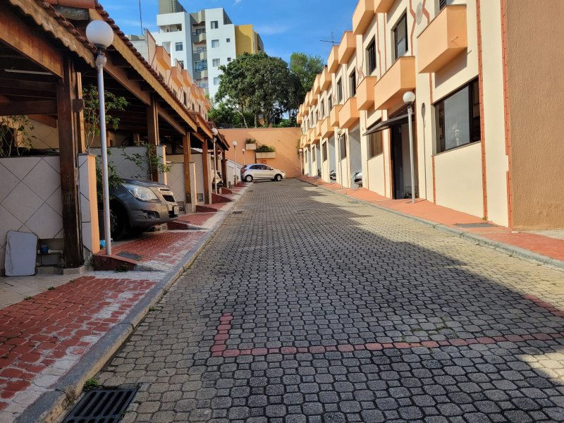 Sobrado à venda com 3 quartos, 103m² - Foto 1