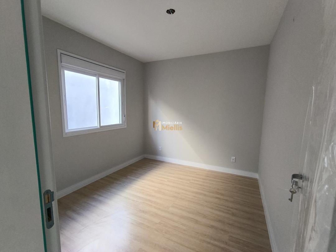 Casa à venda com 2 quartos, 68m² - Foto 6