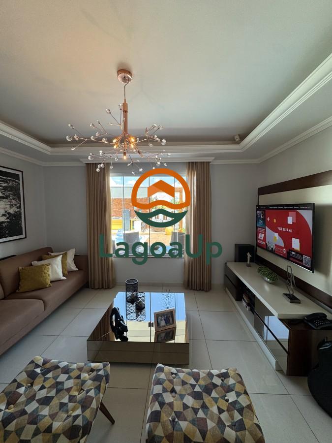 Casa de Condomínio à venda com 3 quartos, 230m² - Foto 2