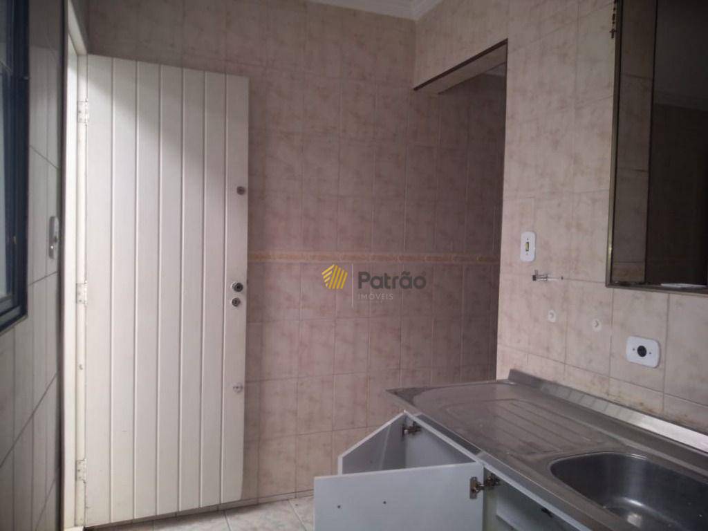 Sobrado à venda com 2 quartos, 220m² - Foto 16