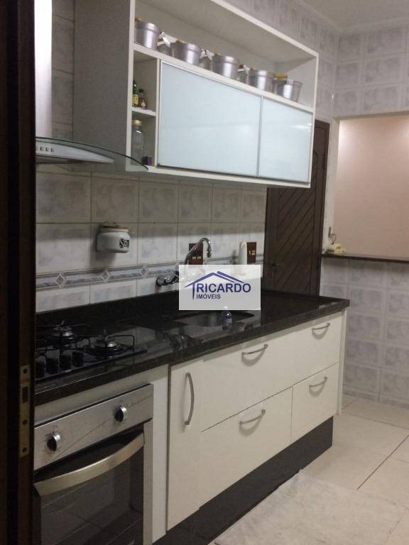 Sobrado à venda com 3 quartos, 200m² - Foto 8