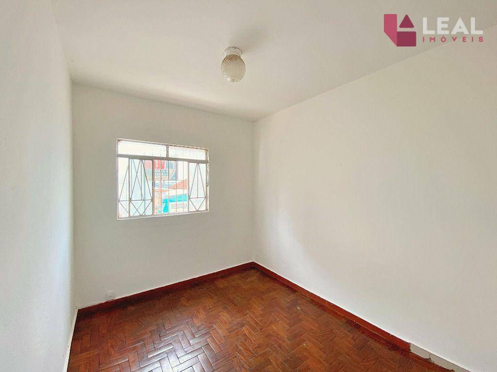 Casa à venda com 2 quartos, 64m² - Foto 5